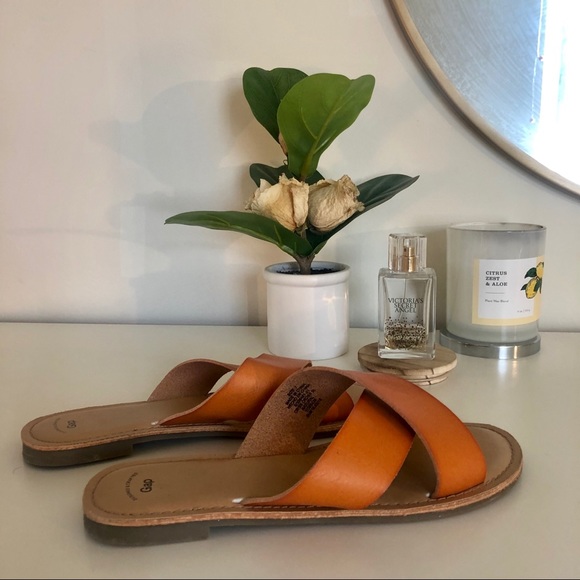 Flat burn orange sandals - Picture 2 of 2